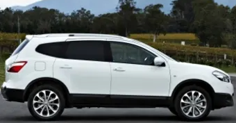 2013 Nissan Dualis white