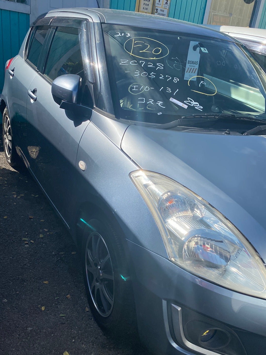 2013 Suzuki Swift Gray