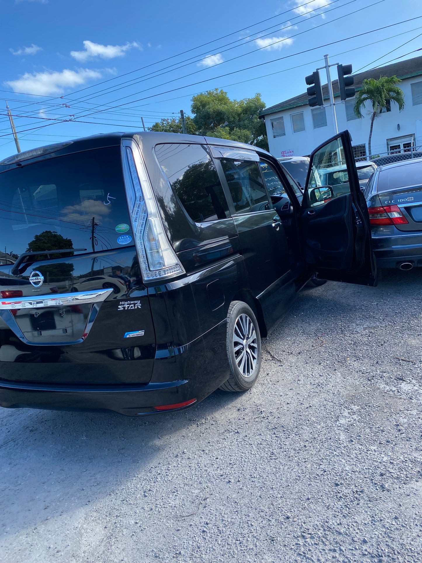 2014 Nissan Serena black
