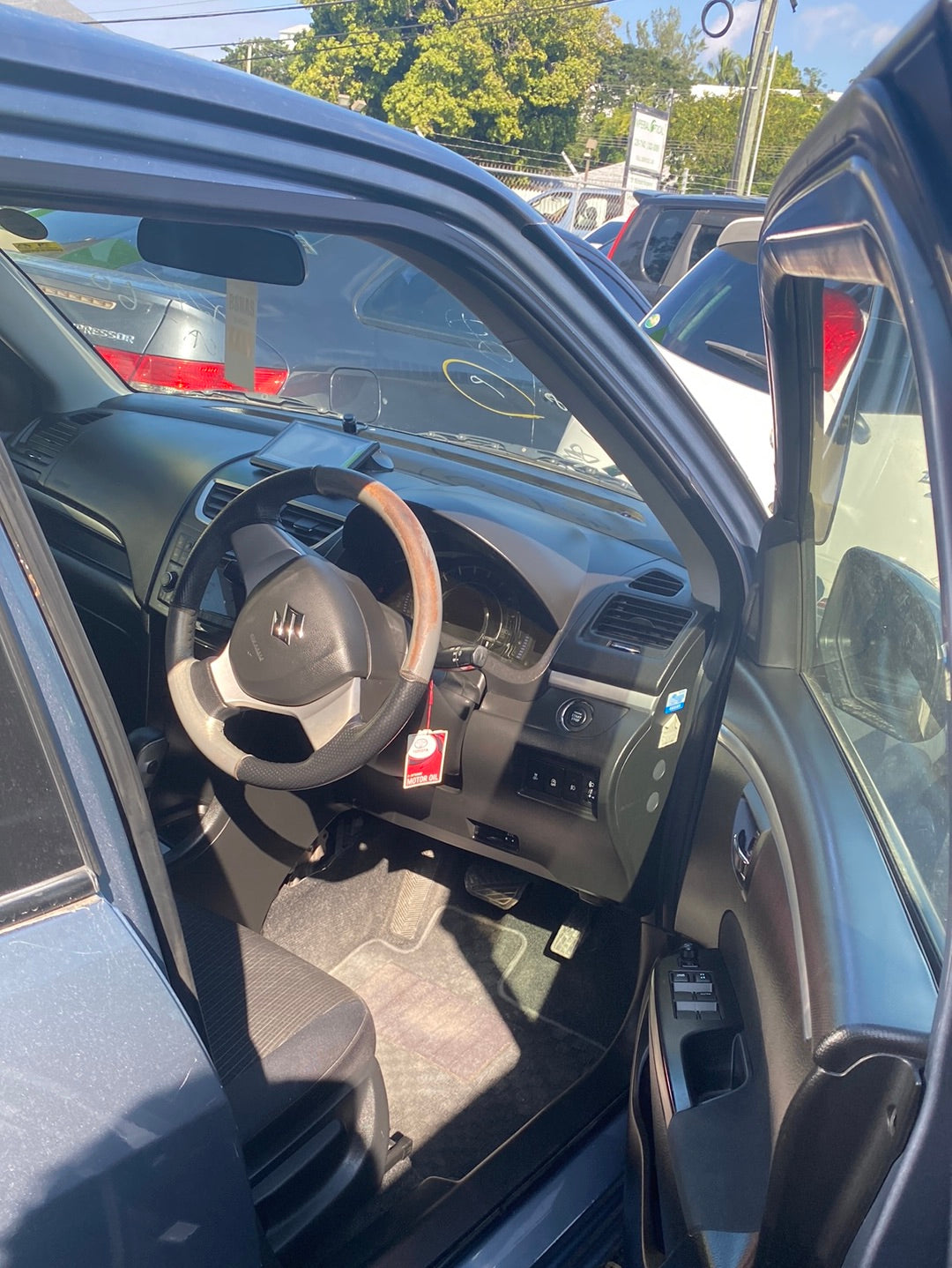 2013 Suzuki Swift Gray