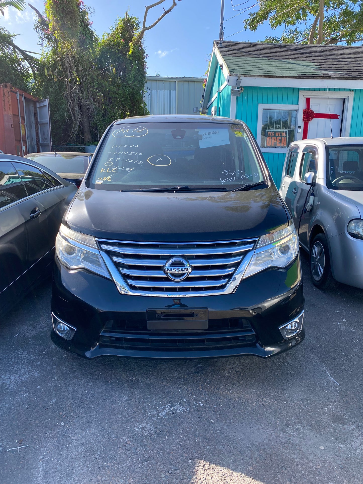 2014 Nissan Serena black