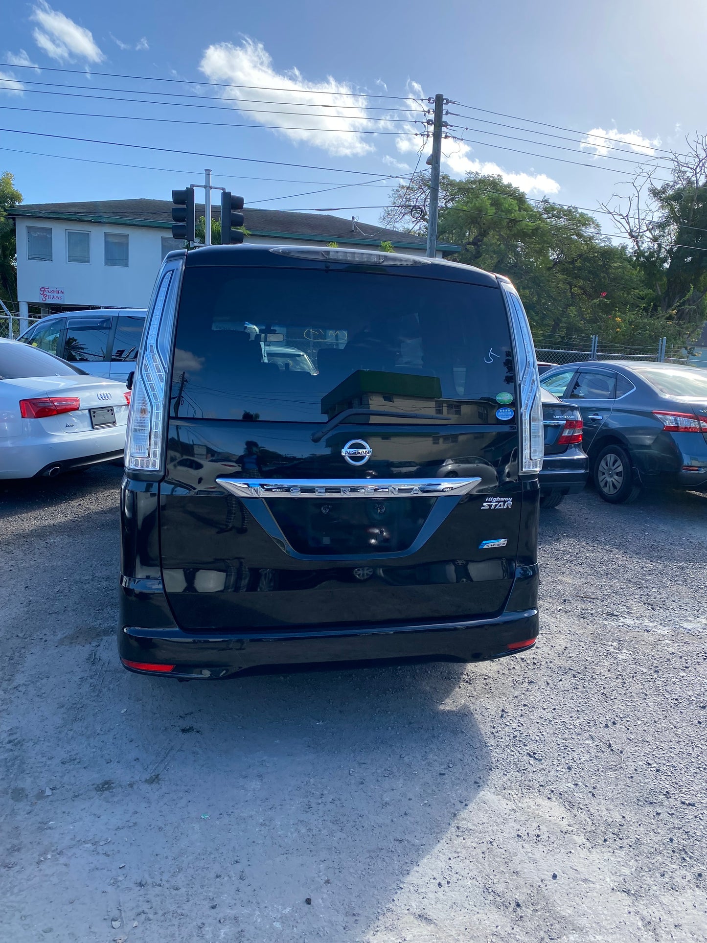 2014 Nissan Serena black