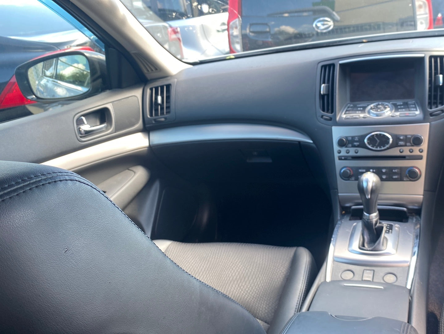 2014 Nissan Skyline Silver