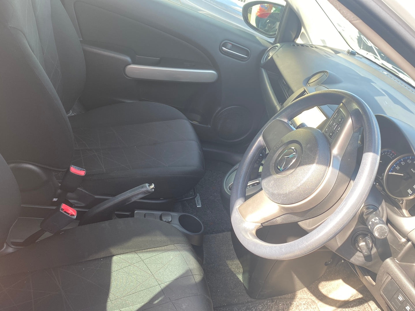 2014 Mazda Demio white