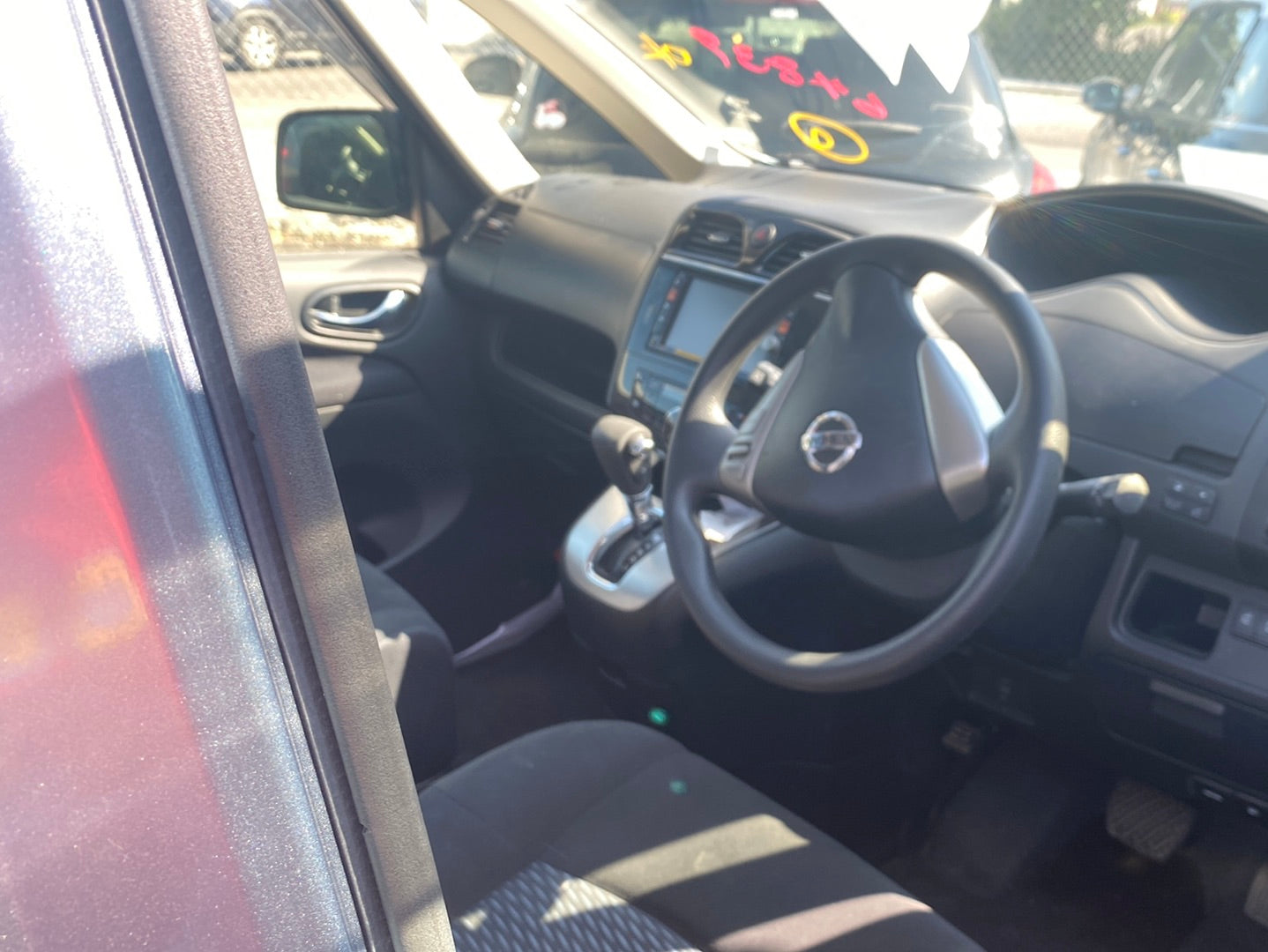2013 Nissan Serena blue