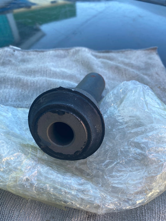 Rocker bushing subframe bushing 2012-2015 Nissan Serena and Dualis