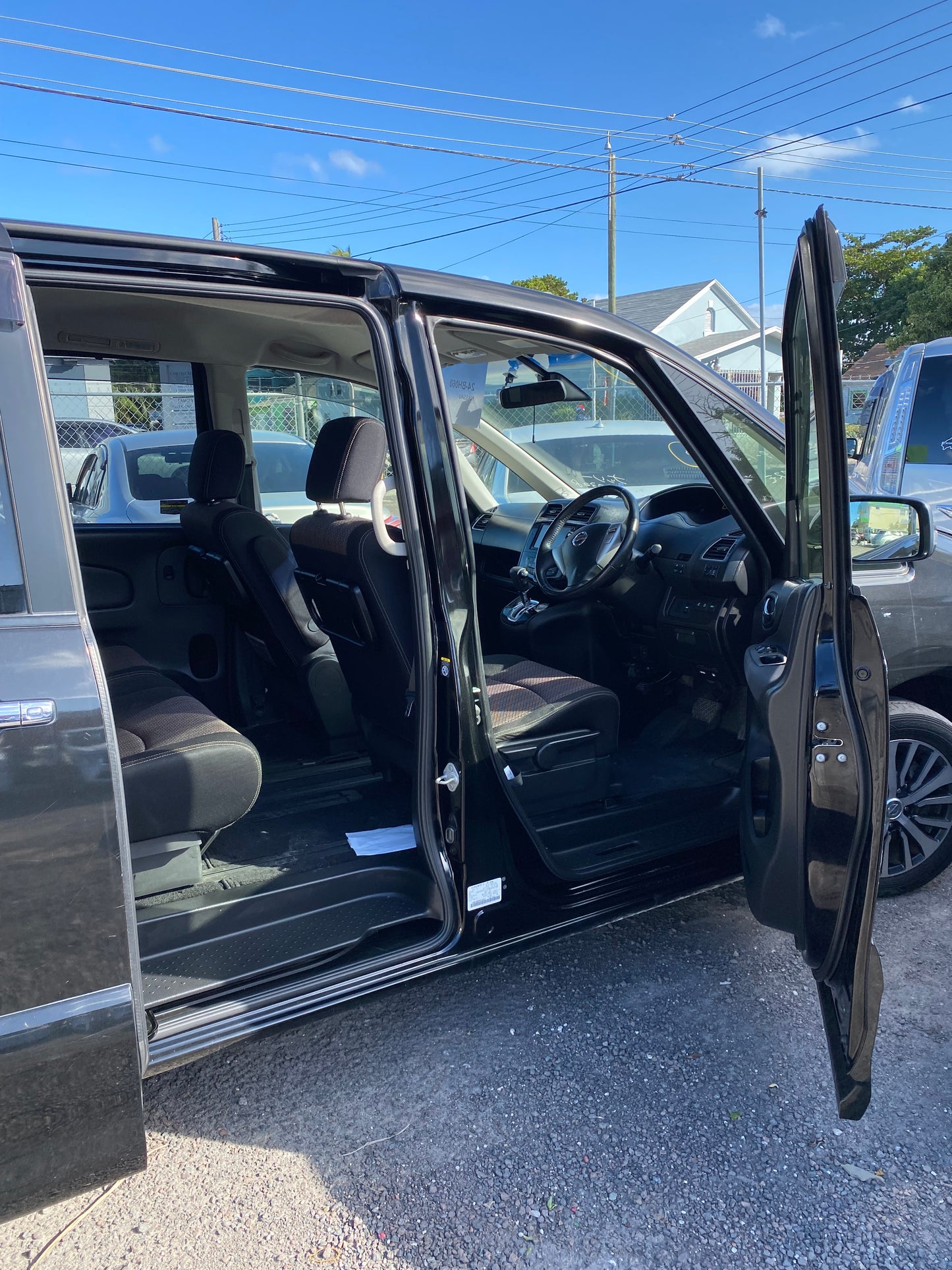 2014 Nissan Serena black