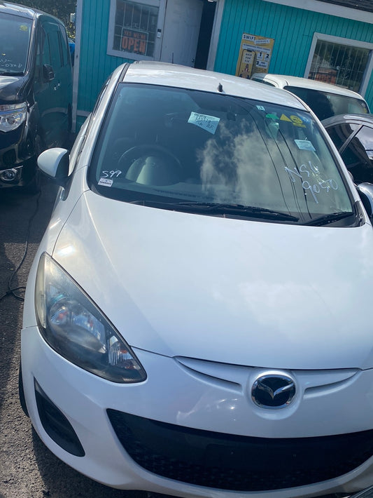 2014 Mazda Demio white