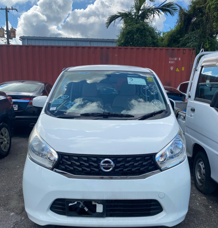 2014 Nissan dayz White