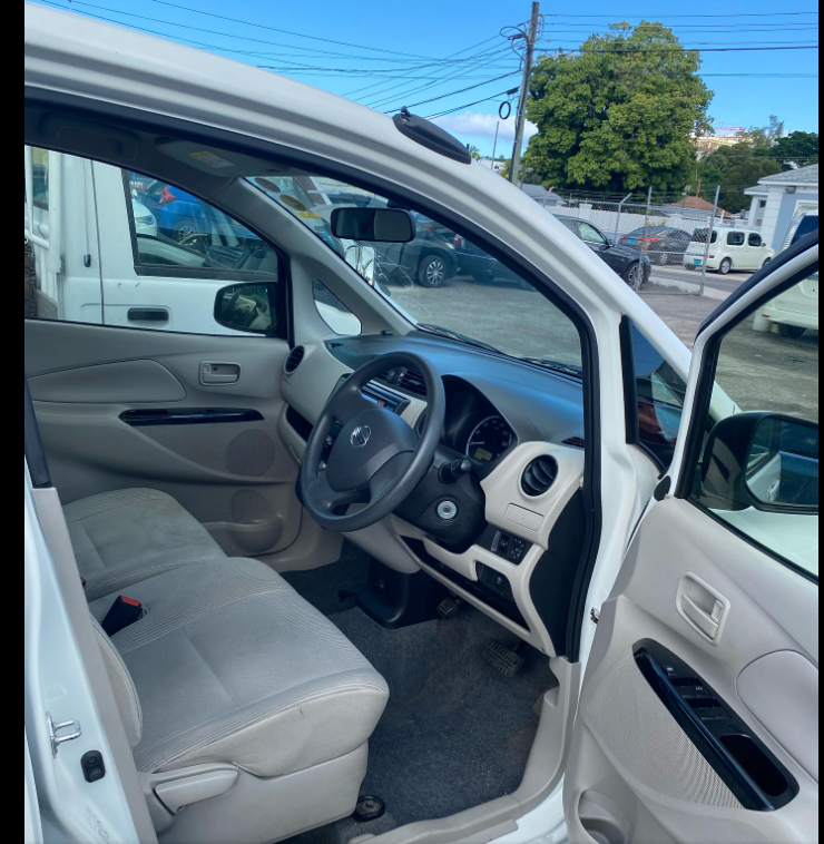 2014 Nissan dayz White