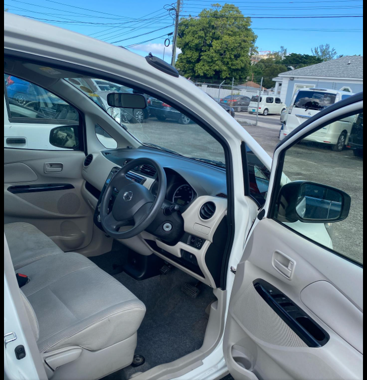 2014 Nissan dayz White
